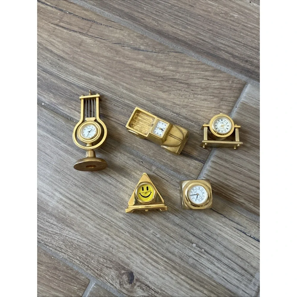 Lot Of‎ 5 Miniature Clocks ( Not Tested) Card, Dice, Smiley Face Clock